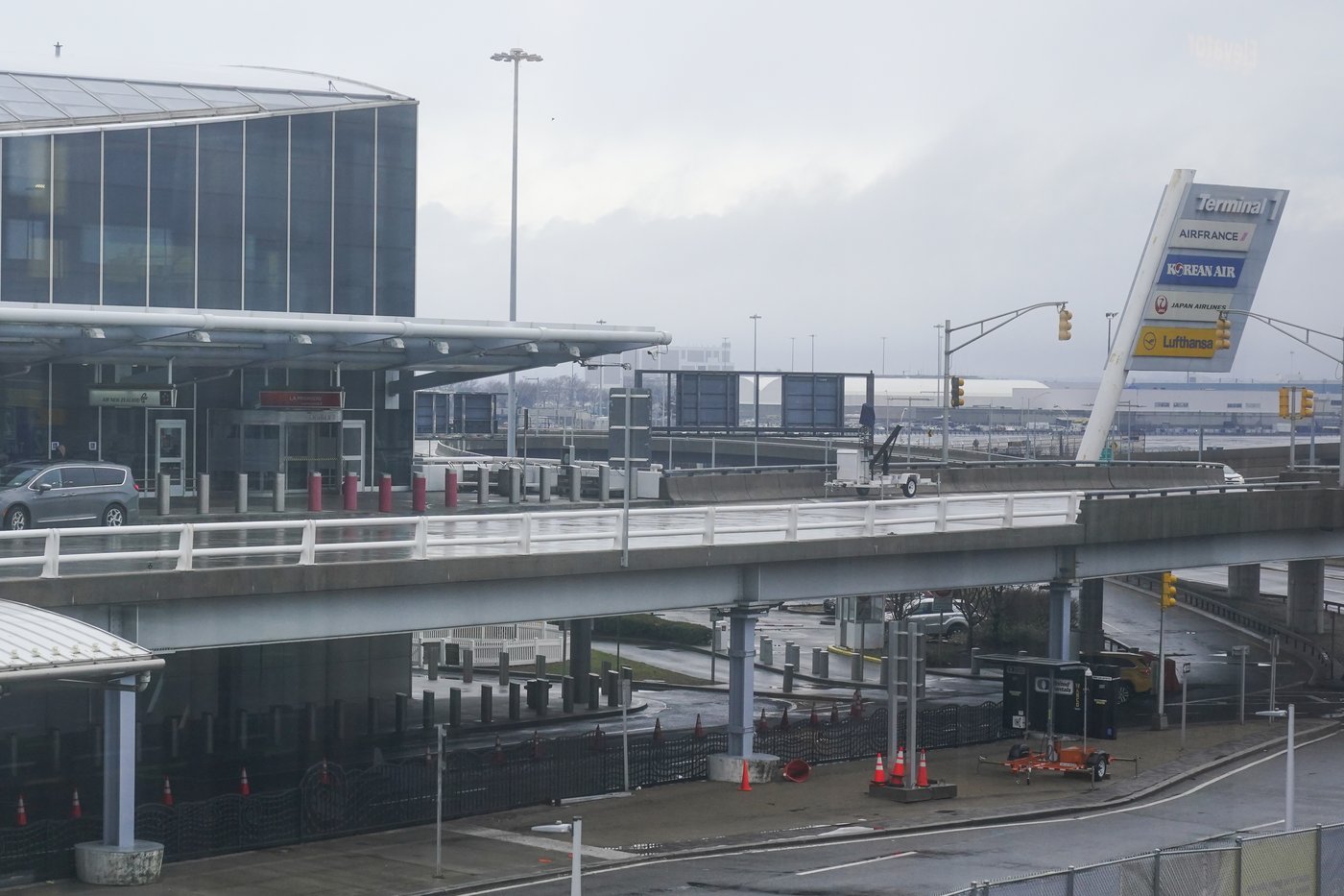 Plea deal talks in works for accused New York-to-Paris flight stowaway | iNFOnews.ca