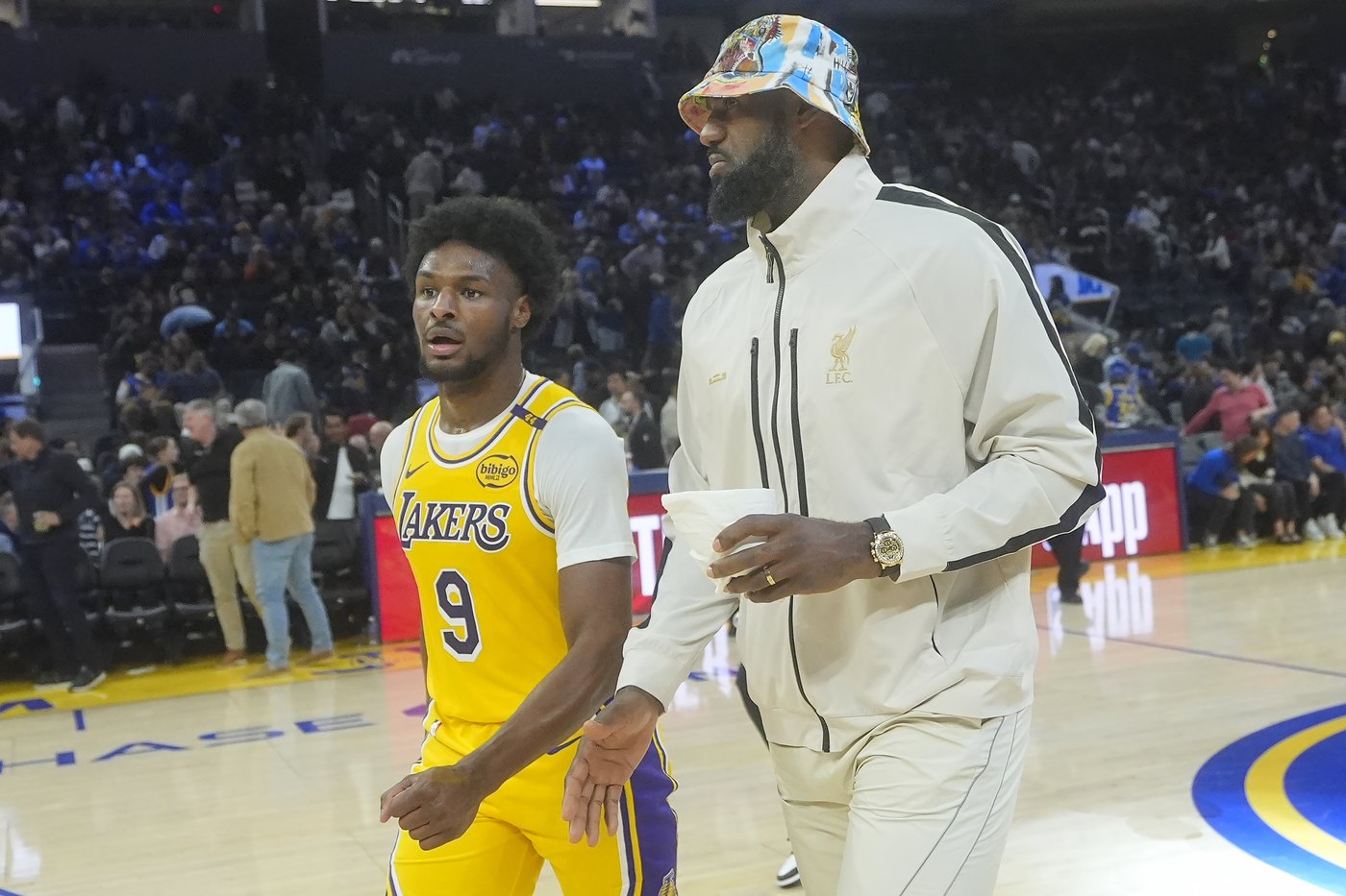 Ken Griffey Sr. and Jr. will be at Lakers' opener, hoping to see LeBron and Bronny make NBA history | iNFOnews.ca Ken Griffey Sr. and Jr. will be at Lakers' opener, hoping to see LeBron and Bronny make NBA history | iNFOnews.ca