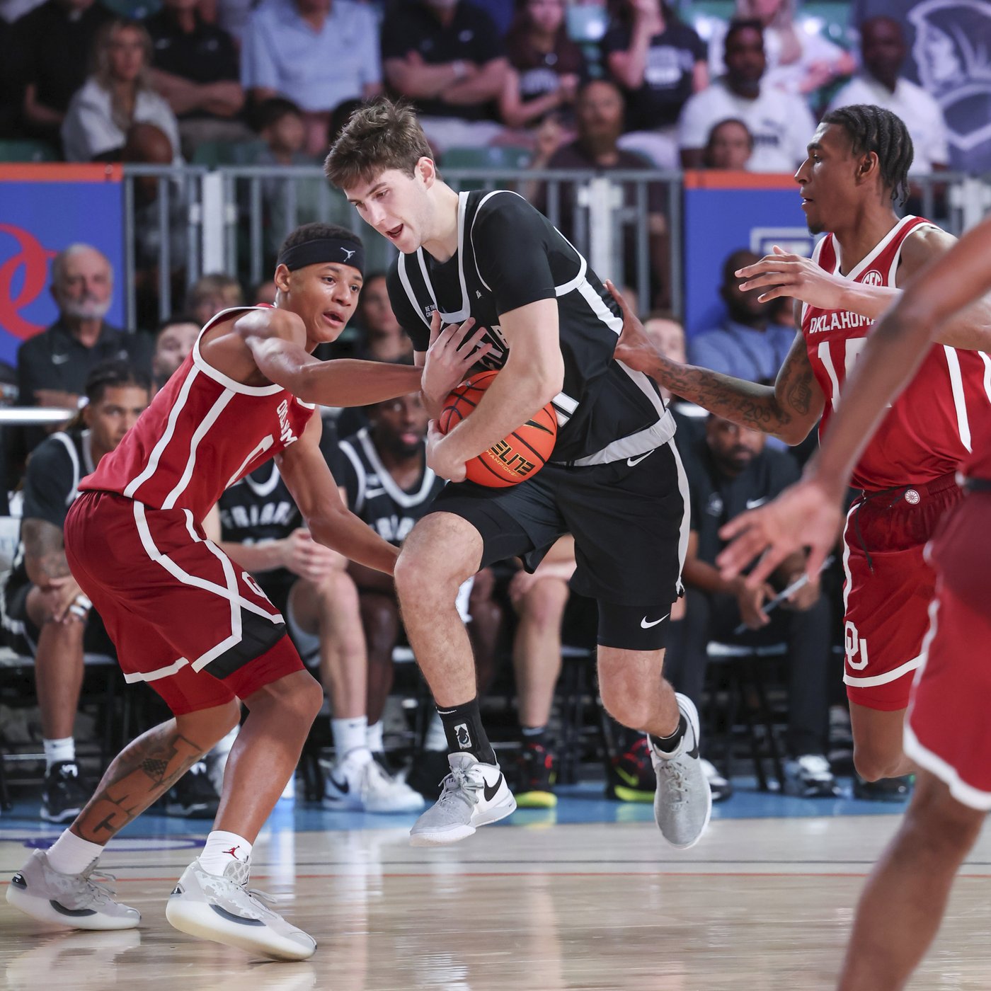 Oklahoma hangs on to beat Providence 79-77 in wild finish at Battle 4 Atlantis | iNFOnews.ca Oklahoma hangs on to beat Providence 79-77 in wild finish at Battle 4 Atlantis | iNFOnews.ca