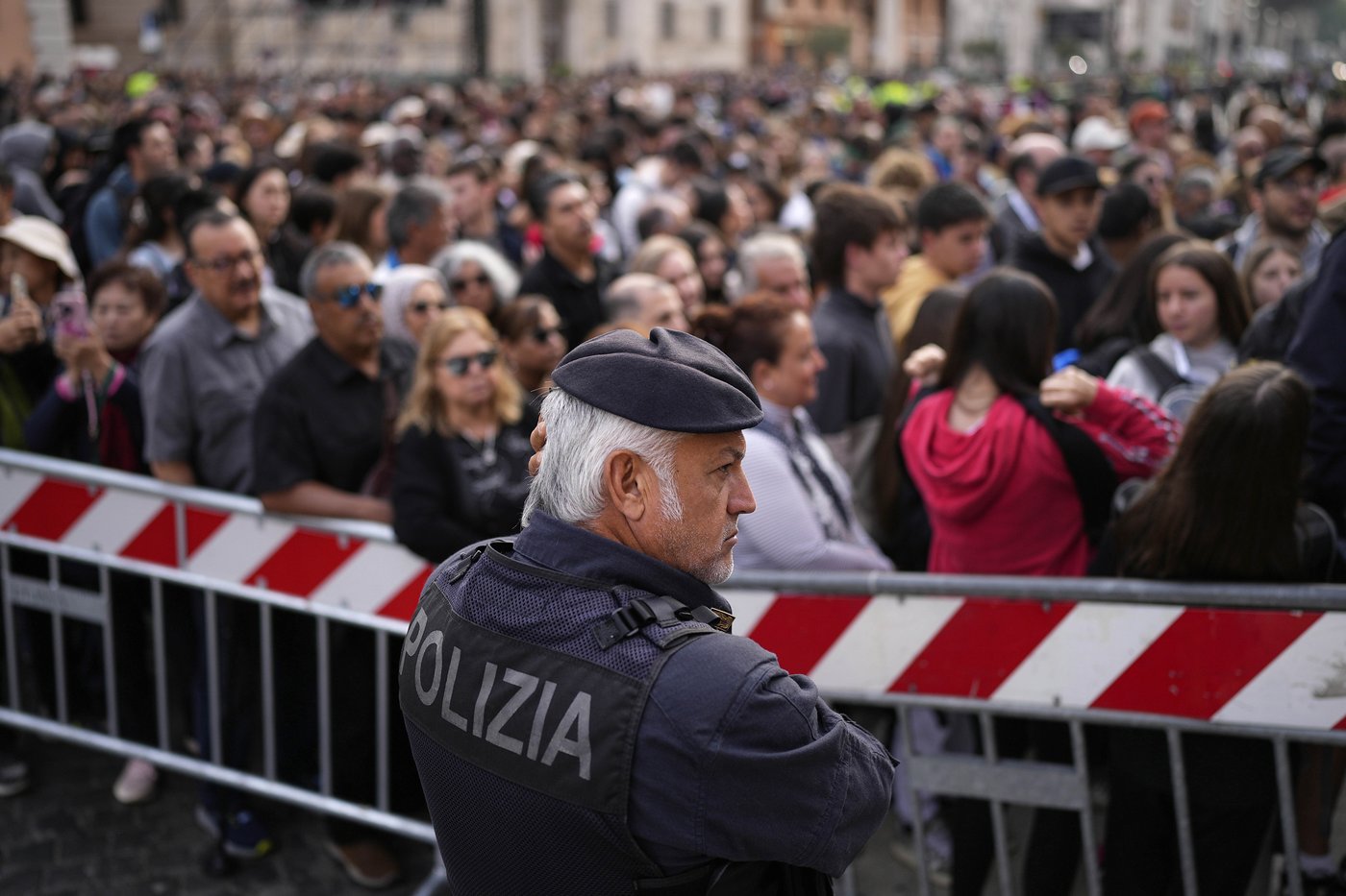 PHOTO COLLECTION: Vatican Pope Security | iNFOnews.ca PHOTO COLLECTION: Vatican Pope Security | iNFOnews.ca