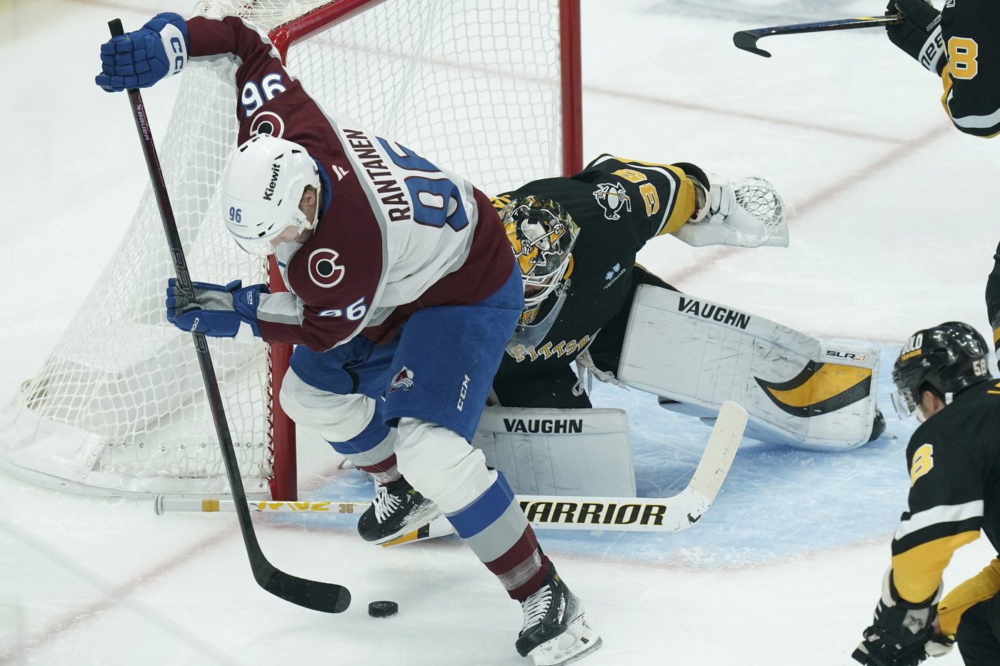 Rantanen records hat trick in 600th game and adds two assists as the Avalanche drill Pittsburgh 6-2 | iNFOnews.ca Rantanen records hat trick in 600th game and adds two assists as the Avalanche drill Pittsburgh 6-2 | iNFOnews.ca