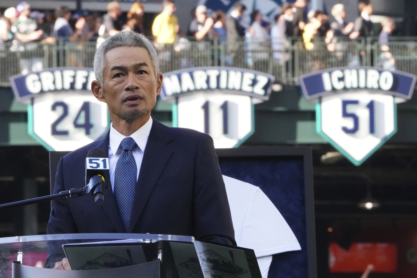 Hall of Famer Ichiro Suzuki joins Mariners legends with No. 51 retirement | iNFOnews.ca