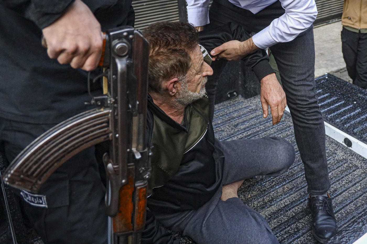 Syria arrests 3 men suspected of links to Tadamon massacre in which hundreds were executed | iNFOnews.ca