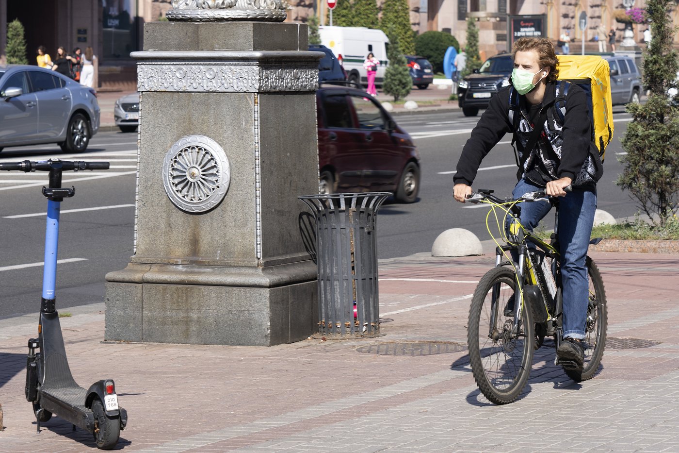 Residents in Kyiv told to stay indoors as air pollution blankets the Ukrainian capital | iNFOnews.ca