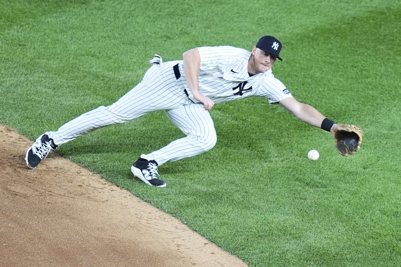 Yankees move All-Star infielder Jazz Chisholm Jr. from third base back to second | iNFOnews.ca