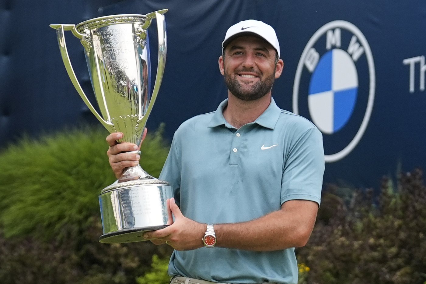 Scottie Scheffler rallies from 4 shots down and wins BMW Championship for 5th victory of the year | iNFOnews.ca Scottie Scheffler rallies from 4 shots down and wins BMW Championship for 5th victory of the year | iNFOnews.ca