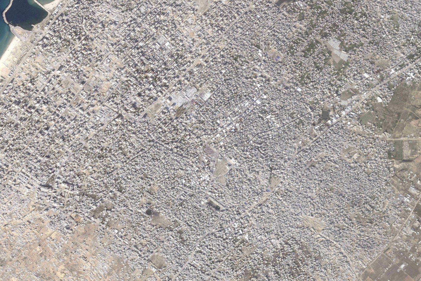 Satellite photos show the Gaza Strip before and after the devastation of the Israel-Hamas war | iNFOnews.ca