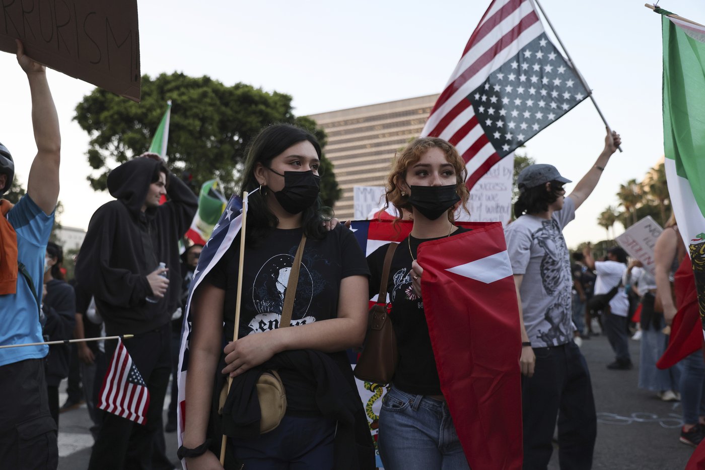 Nationwide protests against immigration raids escalate, leading to arrests and curfews | iNFOnews.ca
