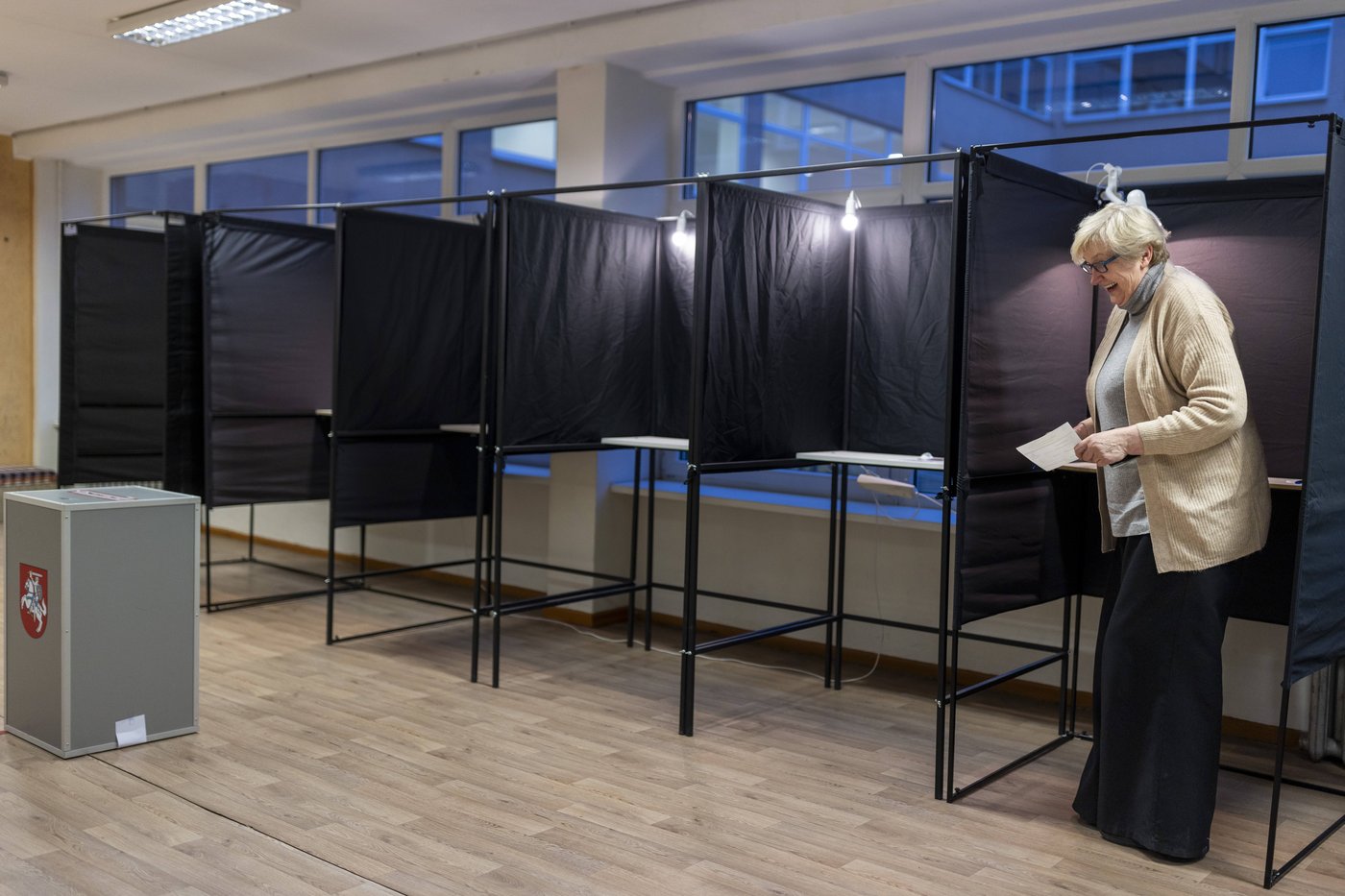 Lithuanians vote in the final round of parliamentary election | iNFOnews.ca Lithuanians vote in the final round of parliamentary election | iNFOnews.ca
