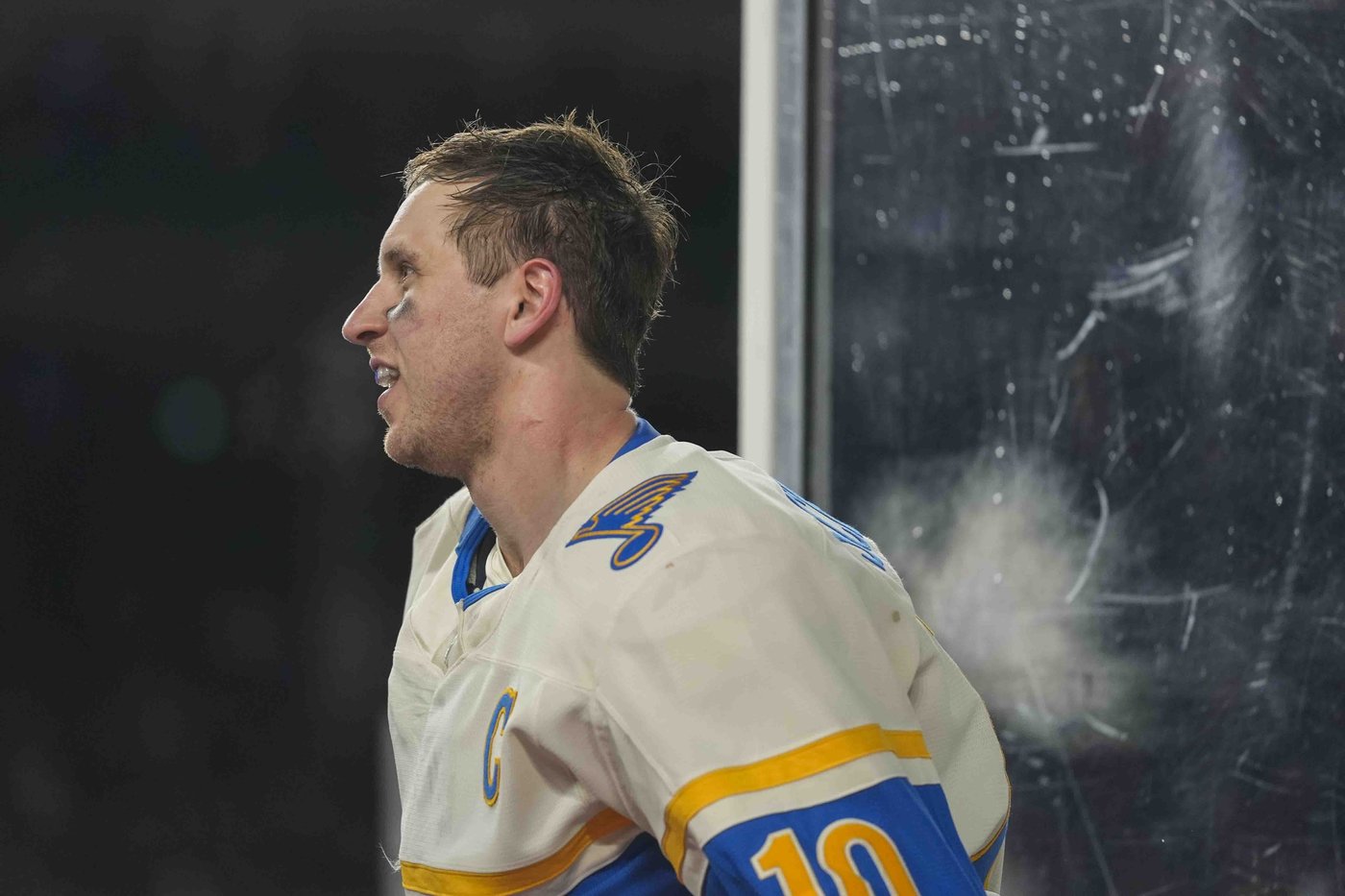 Cam Fowler scores twice as the Blues beat the Blackhawks 6-2 in the Winter Classic at Wrigley Field | iNFOnews.ca
