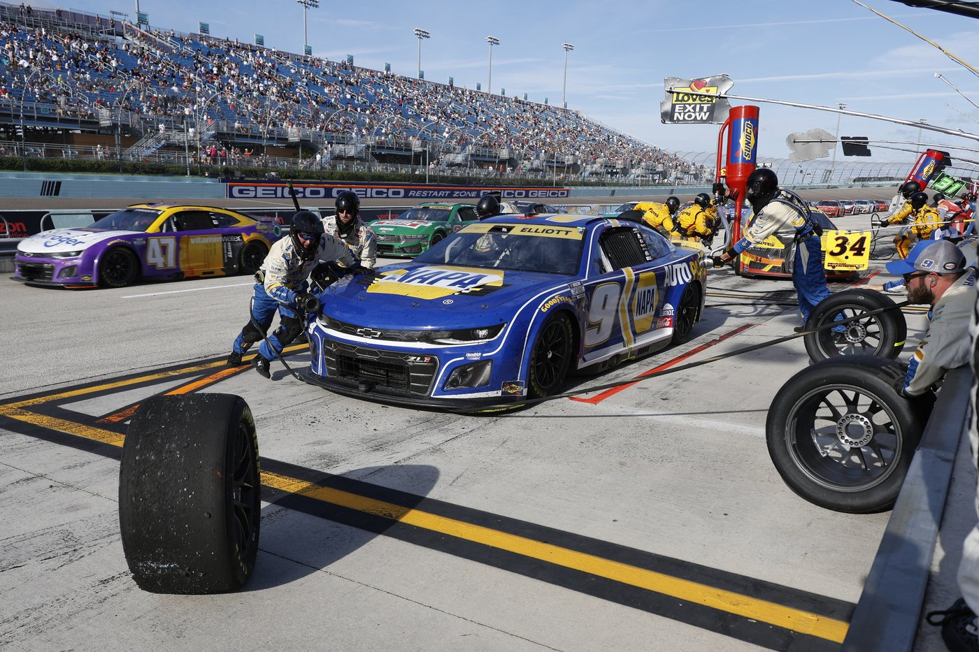 Chase Elliott named NASCAR's most popular driver for 7th straight season | iNFOnews.ca