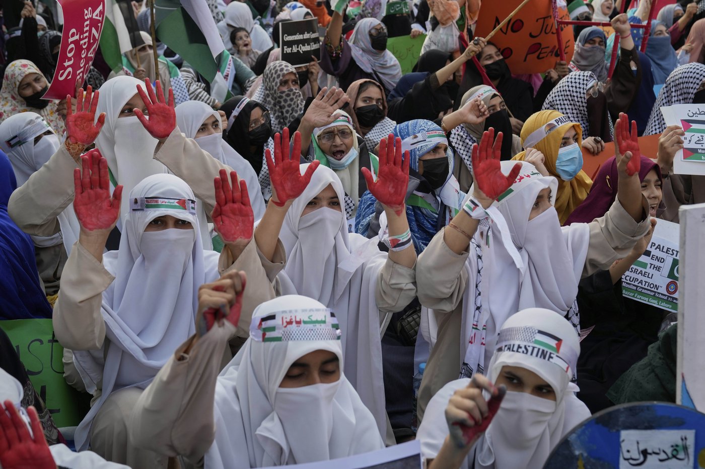 Thousands of Islamists rally in Pakistan against Israel’s bombing in Gaza | iNFOnews.ca