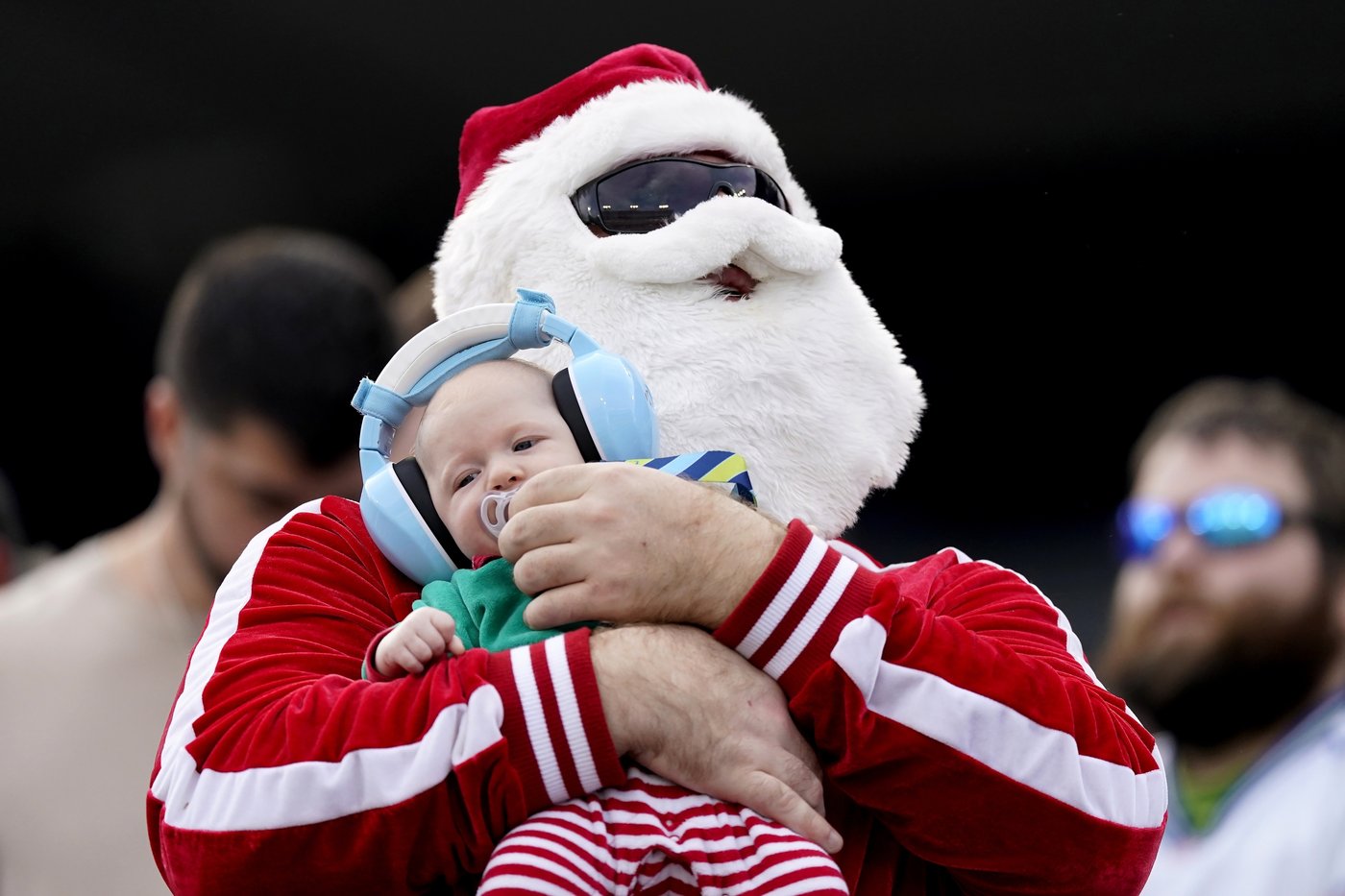 The truth behind Santa Claus, as seen by grown-ups: To tell or not to tell? | iNFOnews.ca