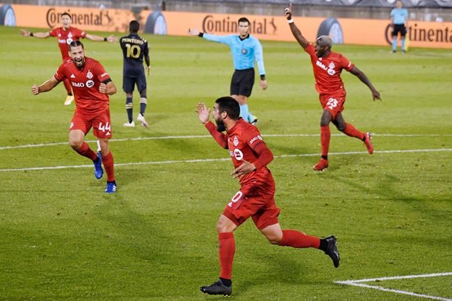 Pozuelo scores the winner as Toronto FC rallies to defeat the Philadelphia Union 2-1 | iNFOnews.ca Pozuelo scores the winner as Toronto FC rallies to defeat the Philadelphia Union 2-1 | iNFOnews.ca