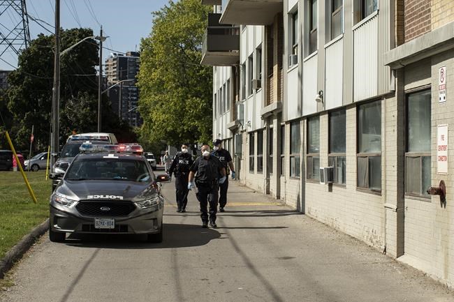 Indigenous, minority, young Canadians less likely to view police positively: Poll | iNFOnews.ca Indigenous, minority, young Canadians less likely to view police positively: Poll | iNFOnews.ca