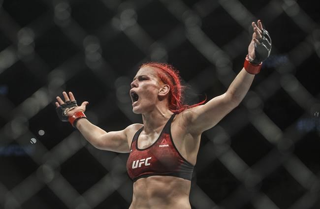 Canadian Gillian (The Savage) Robertson dominates in UFC decision win in Abu Dhabi | iNFOnews.ca Canadian Gillian (The Savage) Robertson dominates in UFC decision win in Abu Dhabi | iNFOnews.ca