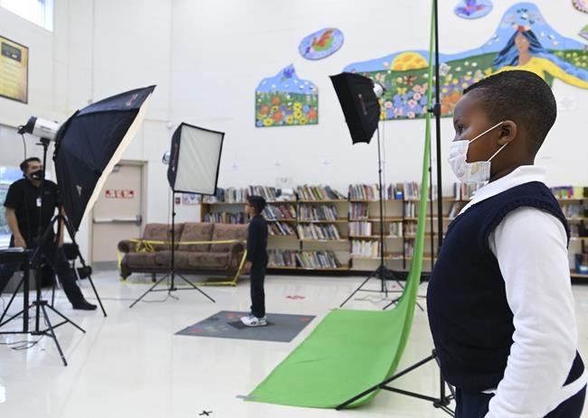 Sanitizer, masks and smiles mark an unusual school photo day for a COVID-19 year | iNFOnews.ca Sanitizer, masks and smiles mark an unusual school photo day for a COVID-19 year | iNFOnews.ca