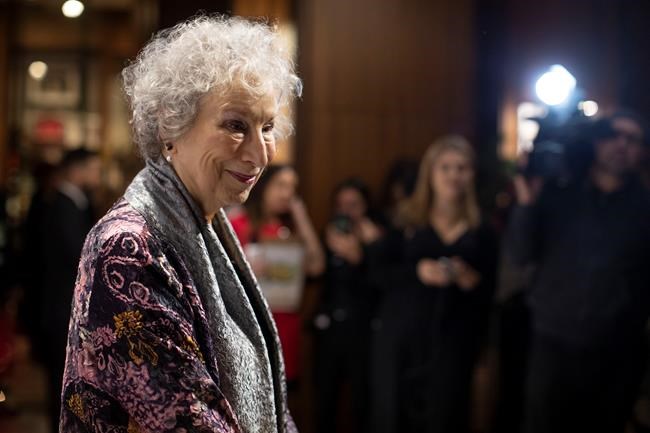 At the height and twilight of her career, Atwood returns to poetry with 'Dearly' | iNFOnews.ca