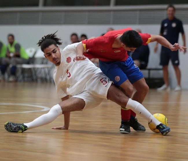 Mo Farsi adds to trophy cabinet, wins Canadian Futsal Player of the Year Award | iNFOnews.ca