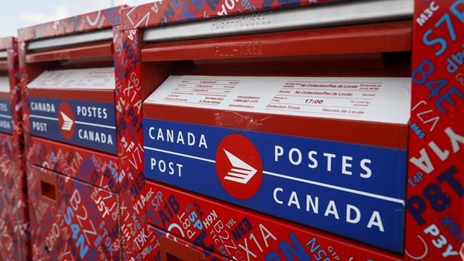 Canada Post moves up Christmas delivery deadlines amid unprecedented holiday demand | iNFOnews.ca