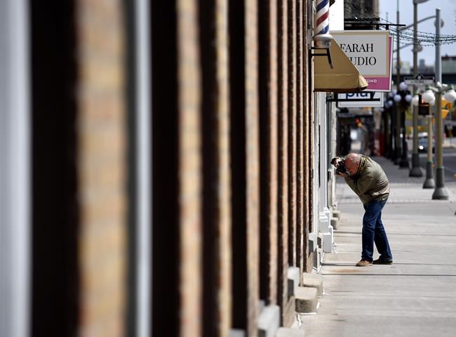 Majority of Canadians support holiday lockdown to fight COVID-19: Poll | iNFOnews.ca