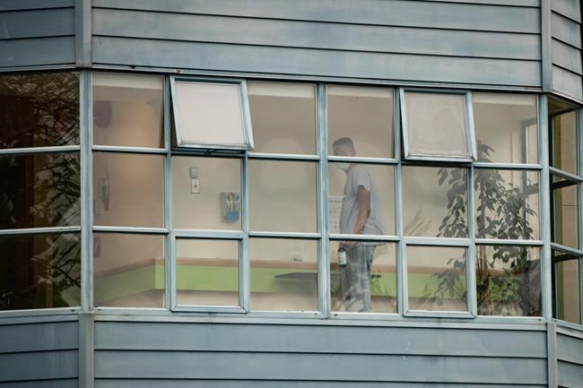 B.C. care home allowed group activities to continue after positive test | iNFOnews.ca CP662996337