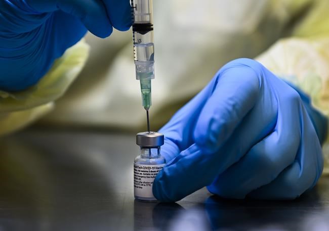 Calculated risk or gamble: Experts differ on merits of Quebec's vaccine strategy | iNFOnews.ca Calculated risk or gamble: Experts differ on merits of Quebec's vaccine strategy | iNFOnews.ca