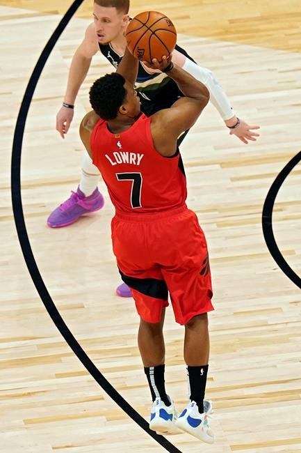 Kyle Lowry becomes third player to reach 10,000-point plateau as a Toronto Raptor | iNFOnews.ca