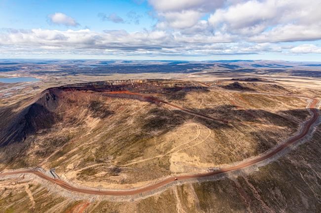 Nunavut hunters end blockades, mine pushes ahead with injunction against them | iNFOnews.ca Nunavut hunters end blockades, mine pushes ahead with injunction against them | iNFOnews.ca