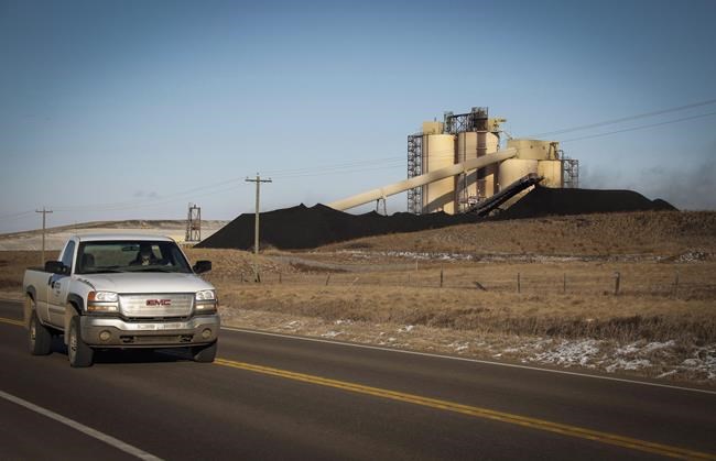 'Hollow promises': Top coal scientist warns Albertans of contamination from mining | iNFOnews.ca