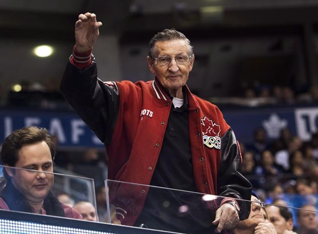 Hockey world paying tribute to the Great One's father, Walter Gretzky | iNFOnews.ca