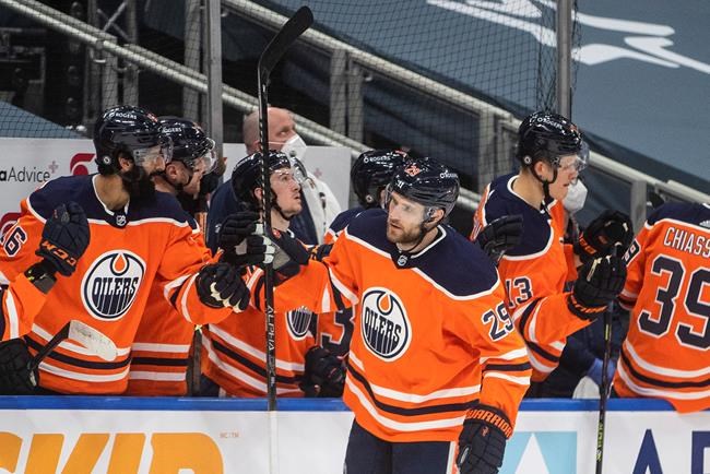 Leon Draisaitl's three-goal, two-assist night powers Oilers to romp over Senators | iNFOnews.ca