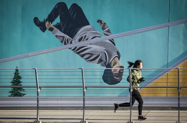 Runners facing shoe shortage due to surging demand, COVID-related supply issues | iNFOnews.ca