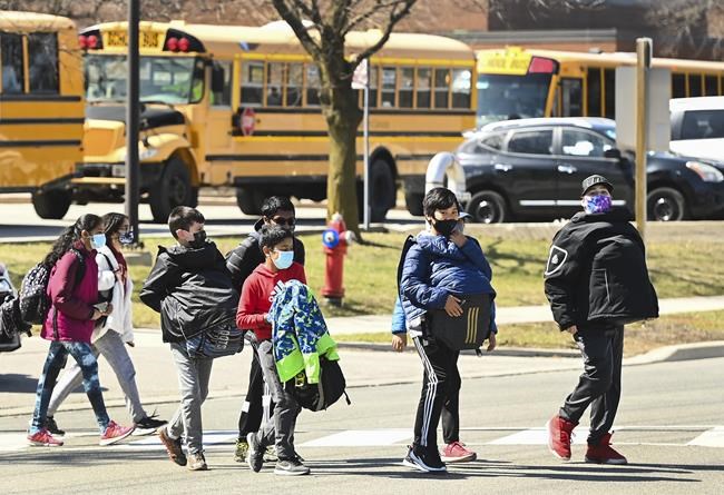 Regina extends online learning as COVID-19 hot spots make tough choices on schools | iNFOnews.ca Regina extends online learning as COVID-19 hot spots make tough choices on schools | iNFOnews.ca