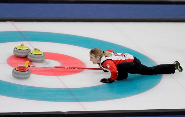 Previously unbeaten women's teams suffer setbacks at Grand Slam curling event | iNFOnews.ca