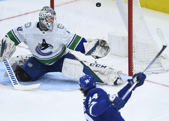 Matthews scores again, Sandin impresses as Leafs down Canucks 4-1 | iNFOnews.ca