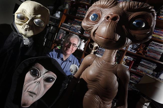 'Aliens are coming': Alberta RCMP 911 dispatchers fielding calls about UFO sightings | iNFOnews.ca