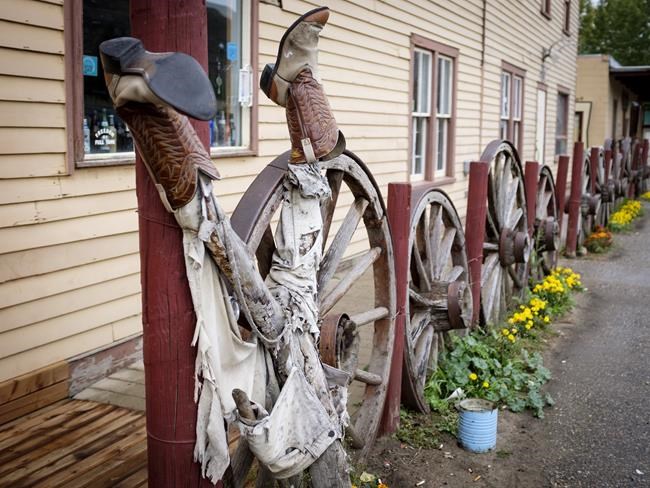 'It was a going concern': Remaining bar and hotel in Alberta coal ghost town for sale | iNFOnews.ca