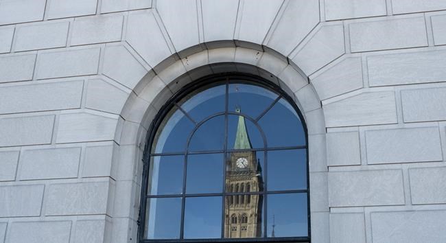 Researchers suggest Ottawa eliminate health transfers, give provinces room to tax | iNFOnews.ca Researchers suggest Ottawa eliminate health transfers, give provinces room to tax | iNFOnews.ca