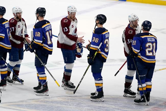 Avalanche complete 4-game sweep of Blues with 5-2 win | iNFOnews.ca Avalanche complete 4-game sweep of Blues with 5-2 win | iNFOnews.ca