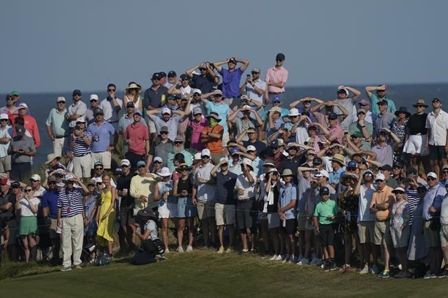 PGA apologizes to Mickelson, Koepka for fans on final hole | iNFOnews.ca PGA apologizes to Mickelson, Koepka for fans on final hole | iNFOnews.ca