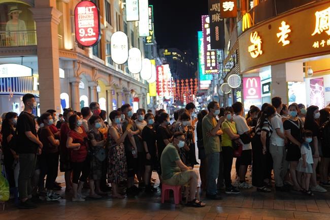 Chinese city locks down neighborhood after virus upsurge | iNFOnews.ca