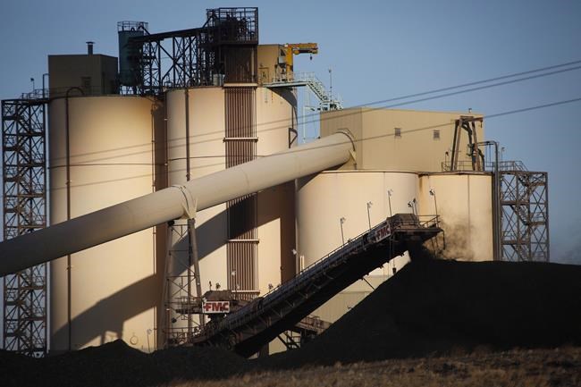 Head of coal-mining panel says Albertans' trust in resource regulators to be examined | iNFOnews.ca CP665916692