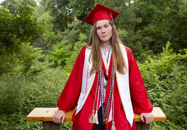 Dallas HS valedictorian delivers abortion rights call | iNFOnews.ca