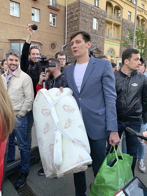 Russian opposition figure leaves country for Ukraine | iNFOnews.ca