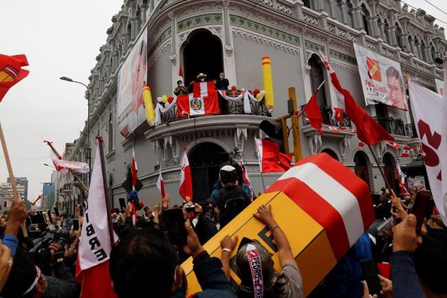 Peru's presidential runoff election too close to call | iNFOnews.ca CP656742011