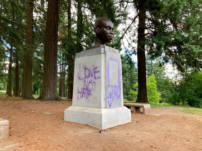 Statue of Black hero of Lewis & Clark trip defaced in Oregon | iNFOnews.ca Statue of Black hero of Lewis & Clark trip defaced in Oregon | iNFOnews.ca