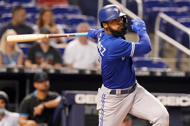 Ray helps Blue Jays win 4th straight by beating Marlins 3-1 | iNFOnews.ca