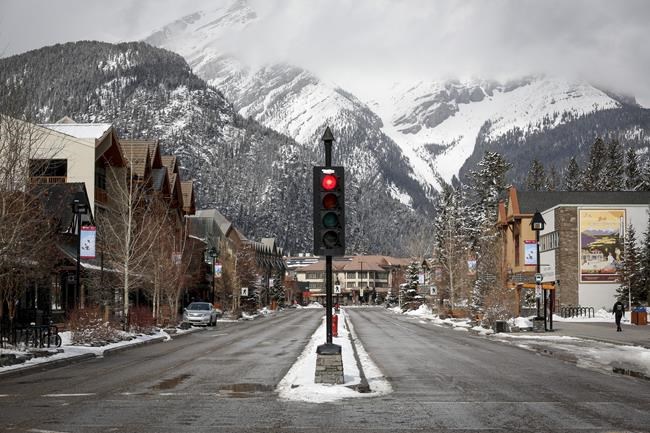 Banff is packed, but lack of international visitors leaves many businesses struggling | iNFOnews.ca