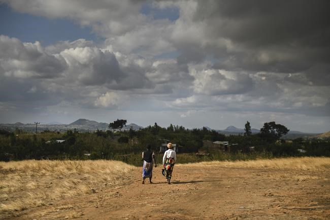 Fearing COVID, struggling Malawian women forgo prenatal care | iNFOnews.ca Fearing COVID, struggling Malawian women forgo prenatal care | iNFOnews.ca